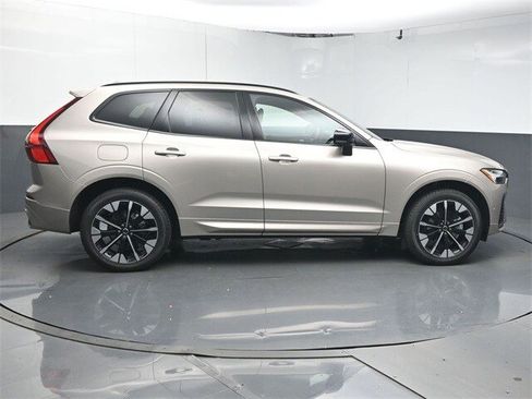 Used 2026 Volvo XC60 B5 Plus w/ Protection Package Premier image 8