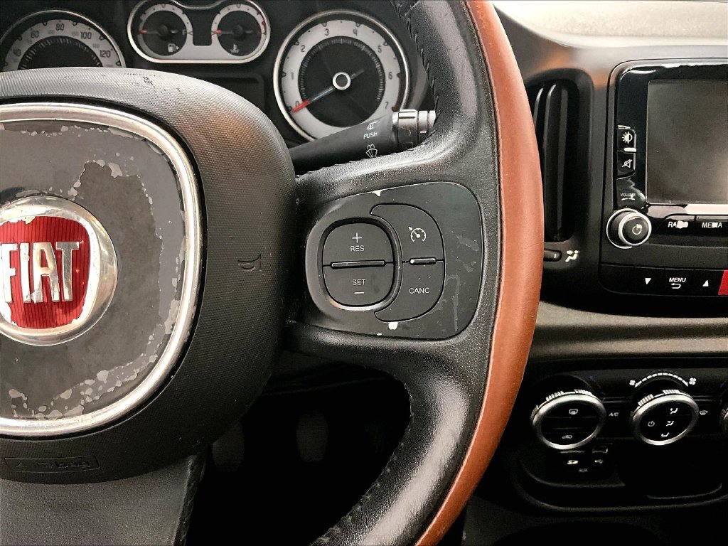 Used 2014 FIAT 500L Trekking w/ Popular Equipment Group FWD image 12