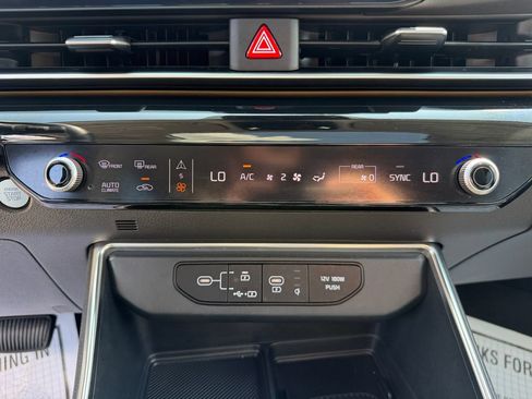 Used 2025 Kia Carnival SX Prestige FWD image 19