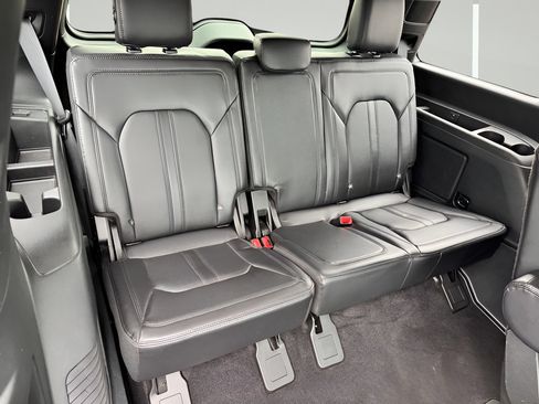 Used 2021 Ford Expedition Limited AWD/4WD image 34