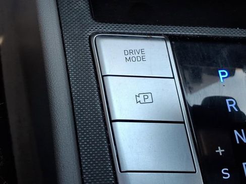 Used 2023 Hyundai Elantra SEL FWD image 14