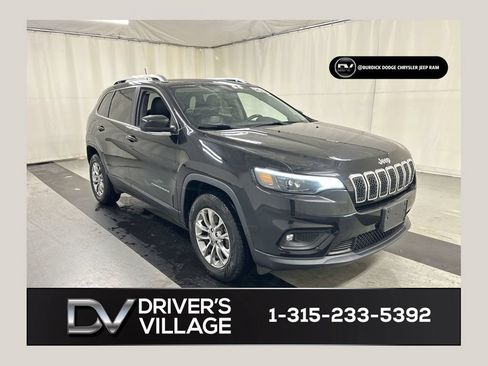 Used 2019 Jeep Cherokee Latitude Plus w/ Cold Weather Group AWD/4WD image 1