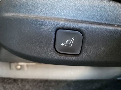 Used 2025 Hyundai Santa Fe SE image 33