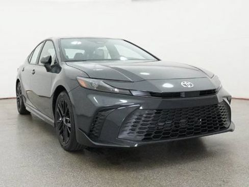 New 2026 Toyota Camry Hybrid FWD image 58