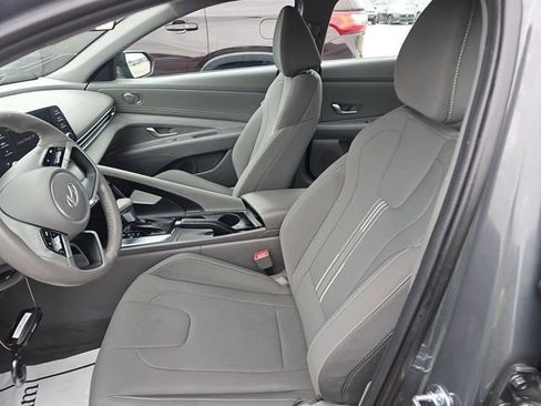 Used 2025 Hyundai Elantra Sport image 6