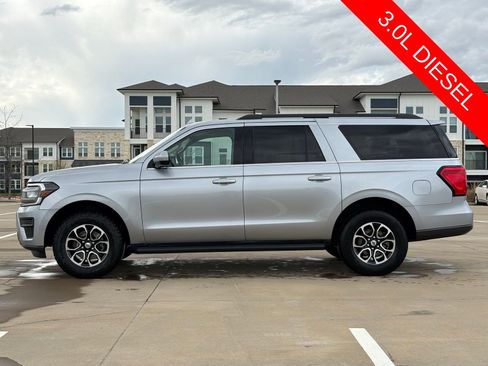 Used 2024 Ford Expedition Max XLT image 4