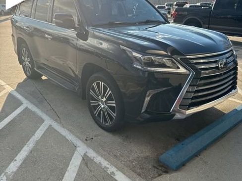 Used 2021 Lexus LX 570 4WD w/ 3rd Row & Luxury Pkg image 2