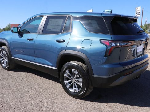 Used 2025 Chevrolet Colorado W/T w/ Advanced Trailering Package RWD image 5