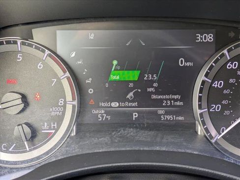 Used 2023 Toyota Highlander LE image 11