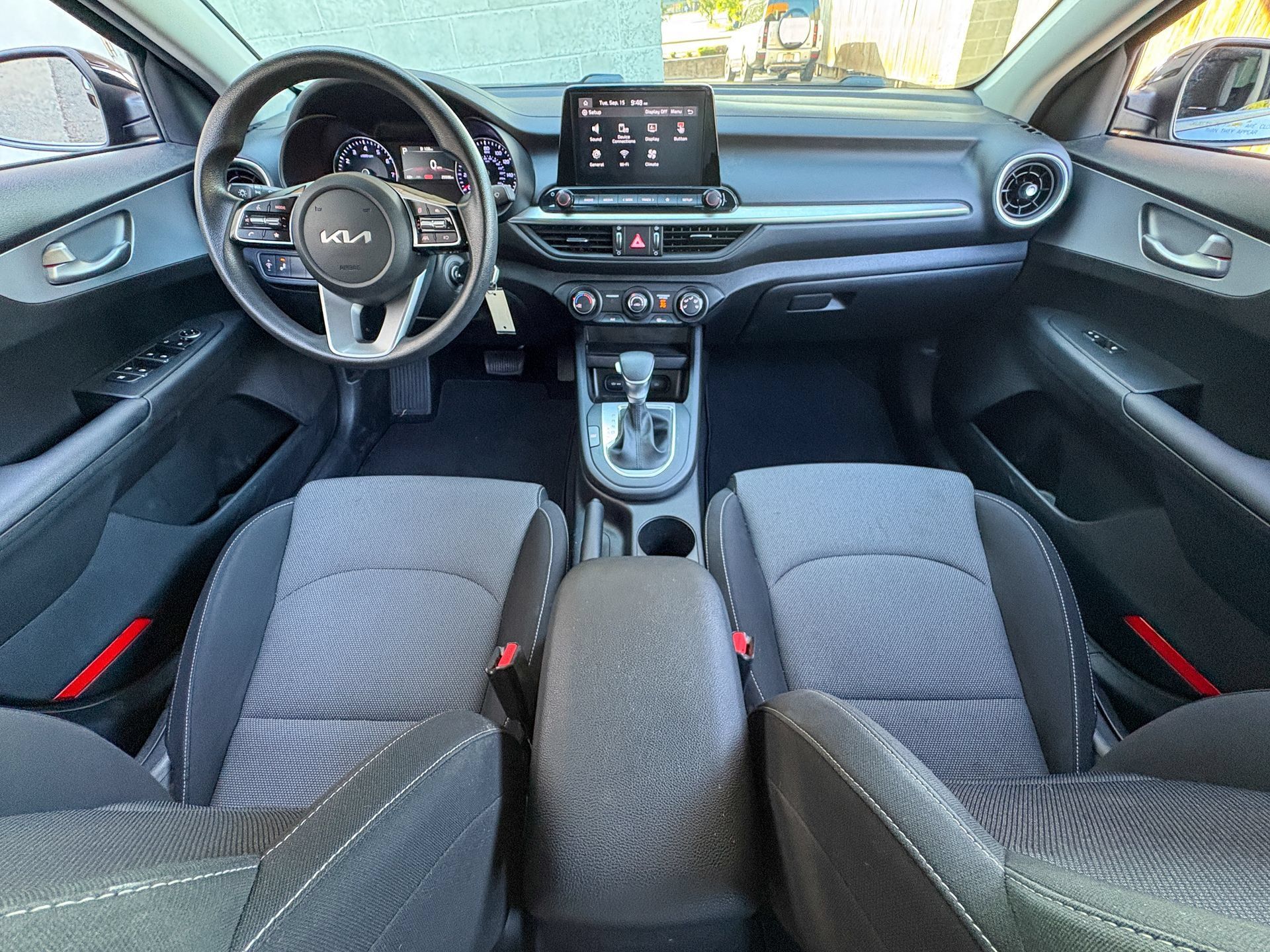 Used 2024 Kia Forte LXS w/ LXS Technology Package FWD image 2