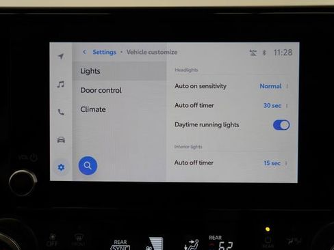 Used 2024 Toyota Highlander LE AWD/4WD image 44