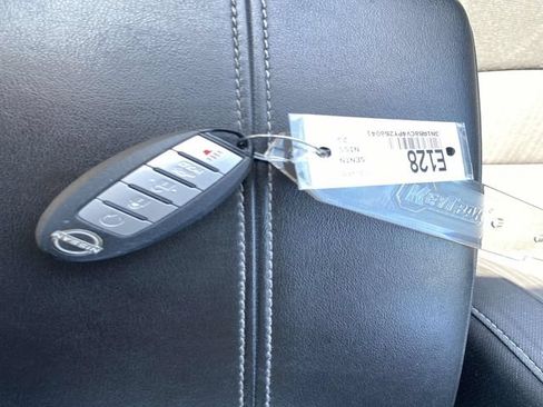 Used 2023 Nissan Sentra SV FWD image 32
