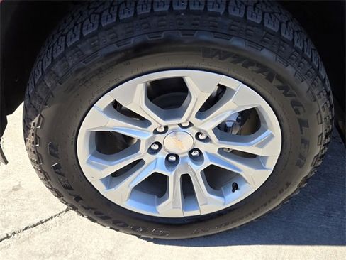 Certified 2023 Chevrolet Silverado 1500 LTZ w/ LTZ Convenience Package II image 9