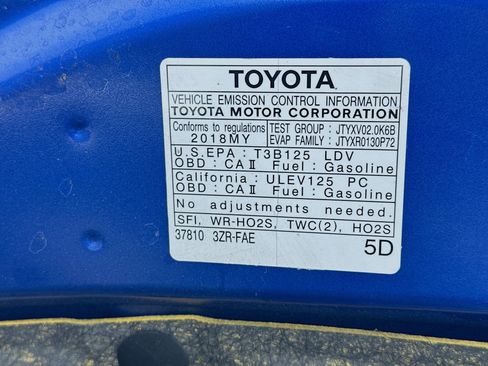 Used 2018 Toyota C-HR XLE image 19