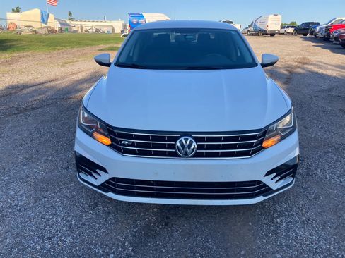 Used 2016 Volkswagen Passat 1.8T S FWD image 10