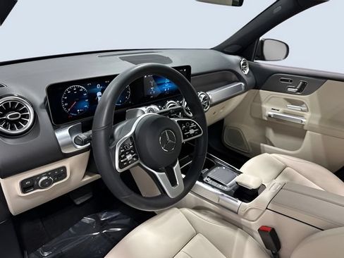 Used 2021 Mercedes-Benz GLB 250 4MATIC image 14
