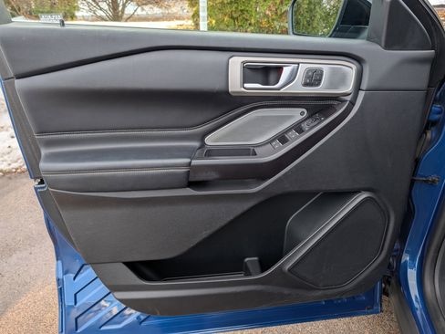 Used 2020 Ford Explorer ST w/ Premium Technology Package image 37