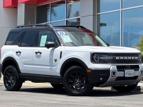 Used 2025 Ford Bronco Sport Badlands w/ Badlands Tech Package AWD/4WD image 2