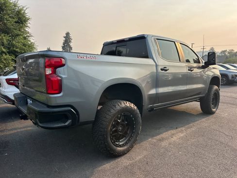 Used 2022 Chevrolet Silverado 1500 LT Trail Boss w/ Convenience Package II AWD/4WD image 4