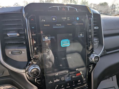 Used 2023 RAM 1500 Laramie image 15