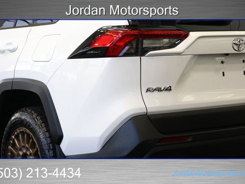 Used 2020 Toyota RAV4 LE image 15