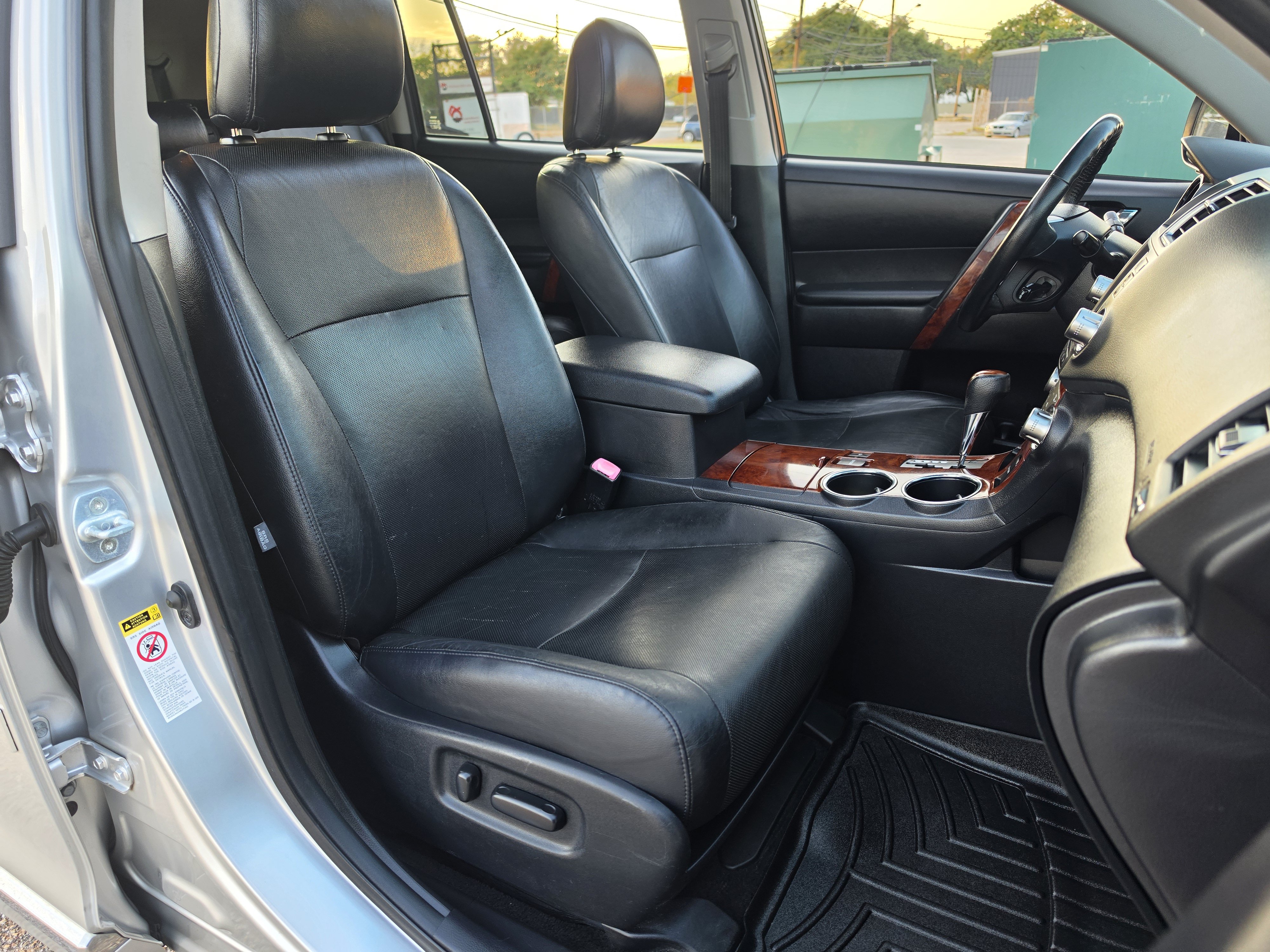 Used 2012 Toyota Highlander Limited AWD/4WD image 17