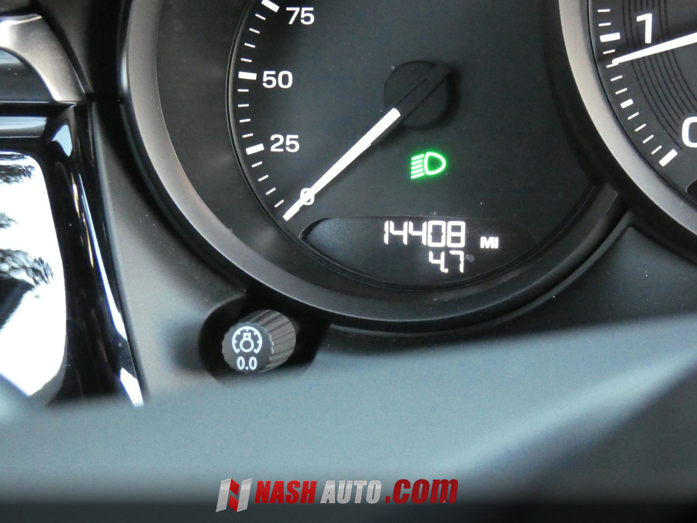 Used 2024 Porsche Macan AWD/4WD image 68