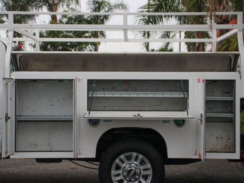 Used 2019 Ford F350 XLT image 6