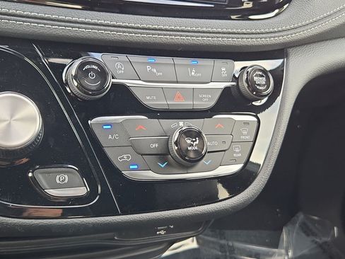 New 2026 Chrysler Pacifica Select FWD image 72