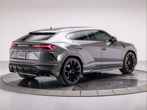Used 2021 Lamborghini Urus image 5