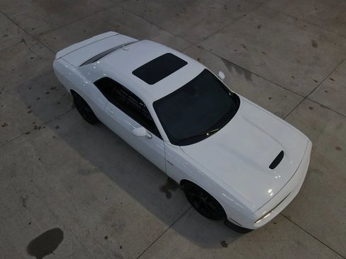 Used 2019 Dodge Challenger R/T w/ Plus Package image 44