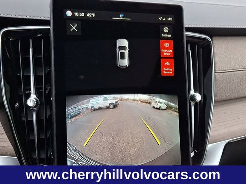 New 2025 Volvo XC90 B5 Core w/ Protection Package Premier image 20