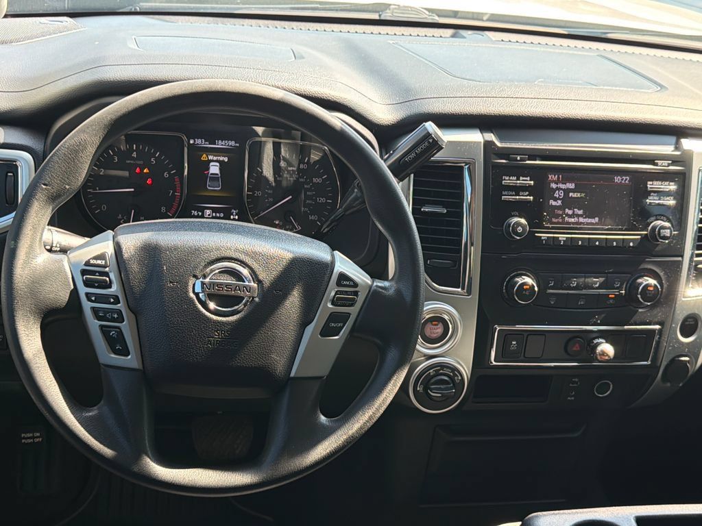 Used 2018 Nissan Titan SV AWD/4WD image 20