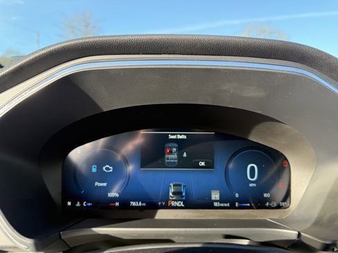 Certified 2025 Ford Escape Platinum w/ Premium Technology Package image 13