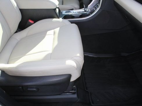 Used 2019 Subaru Ascent Limited w/ Popular Package #2 image 16