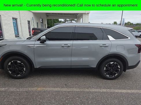 Used 2024 Kia Sorento S w/ Panoramic Sunroof Package AWD/4WD image 3