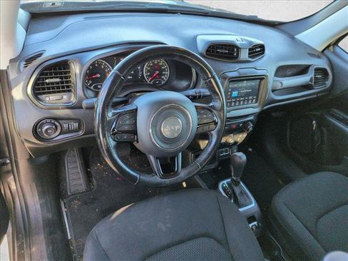 Used 2018 Jeep Renegade Altitude image 10