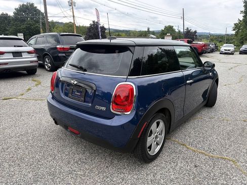 Used 2017 MINI Cooper 2-Door Hardtop FWD image 7