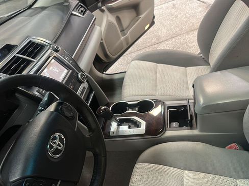 Used 2014 Toyota Camry XLE FWD image 23