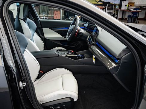 New 2026 BMW M5 w/ Executive Package AWD/4WD image 22