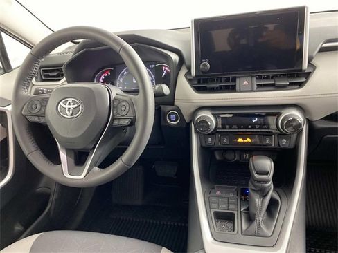 Used 2025 Toyota RAV4 XLE image 14