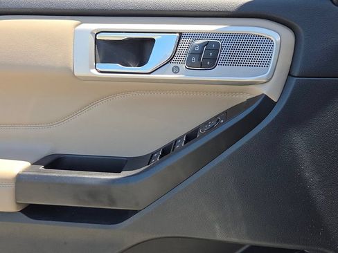 Used 2020 Ford Explorer Limited RWD image 27