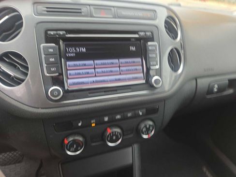 Used 2015 Volkswagen Tiguan SE FWD image 14