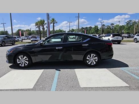 Used 2025 Nissan Altima 2.5 S image 23
