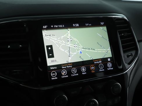 Used 2022 Jeep Grand Cherokee Laredo X AWD/4WD image 13