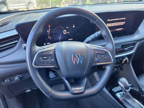 Used 2024 Buick Encore GX Sport Touring image 11