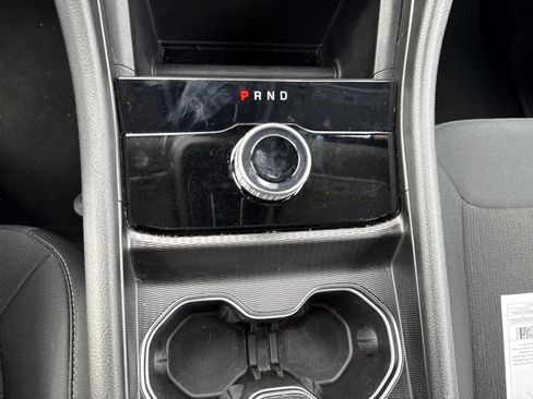 Used 2023 Jeep Grand Cherokee Laredo AWD/4WD image 12