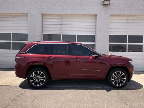 Used 2022 Jeep Grand Cherokee Overland AWD/4WD image 1