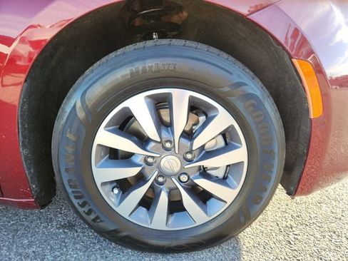 Used 2020 Chrysler Pacifica Limited w/ Advanced Safetytec Group image 20