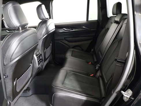 Used 2023 Jeep Grand Cherokee Altitude image 33